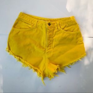 Vintage High Rise Yellow Raw Hem Jean Short Sz 28